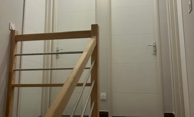 Peinture d’une cage d’escalier à Biscarrosse – Pigment Couleur :, Biscarrosse, PIGMENT COULEUR